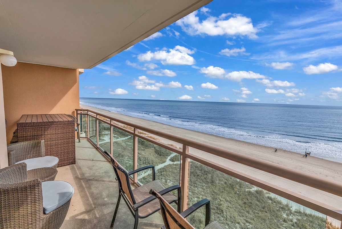 Gorgeous Beach Front Condo with NEW Remodel!!