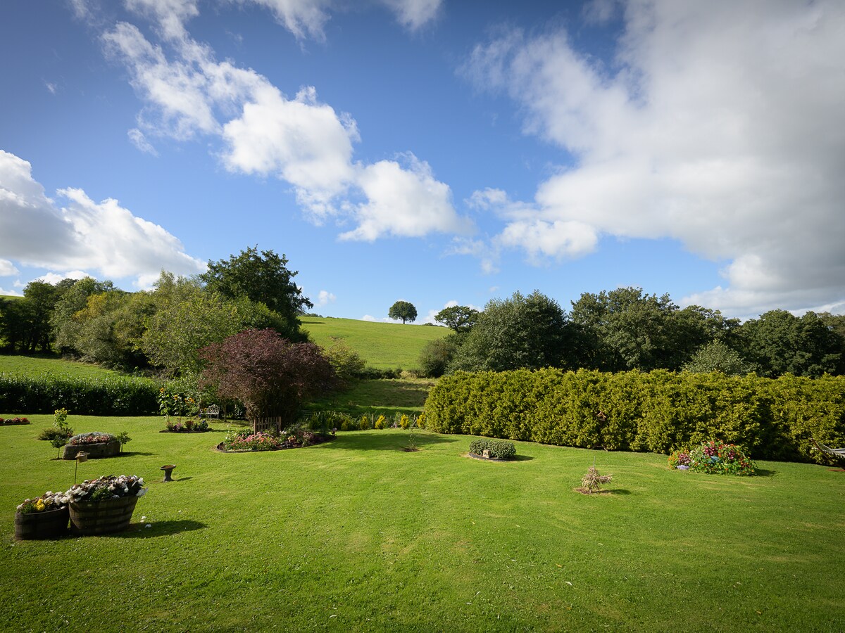 Porth Vaynor Farmhouse and Gardens