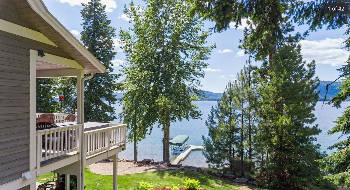 Waterfront cottage on Bitterroot Lake sleeps 8