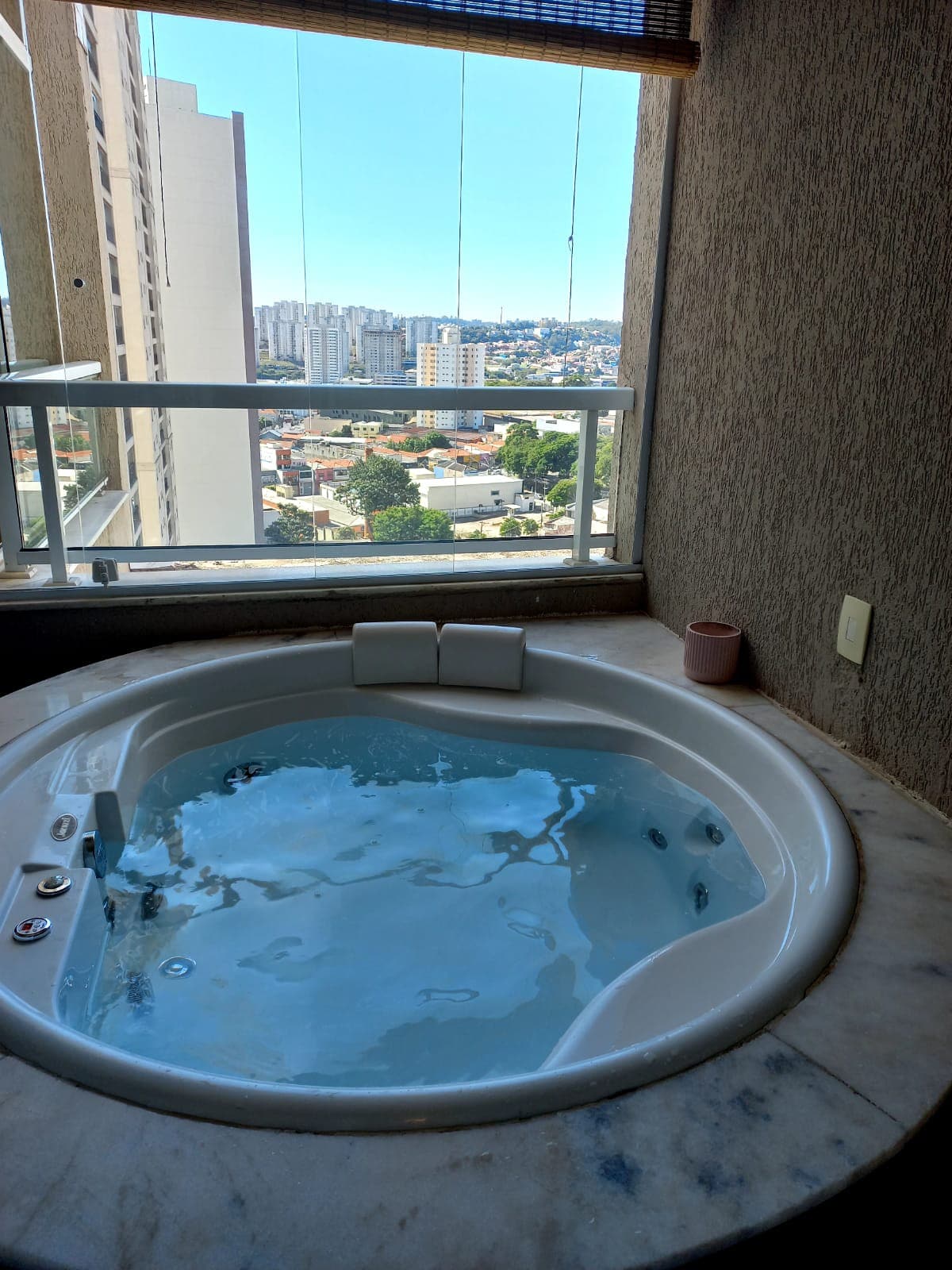 Duplex  luxo com Jacuzzi, Ar e cama King.