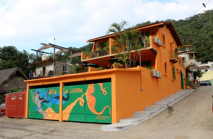 Boca de Tomatlan的民宿