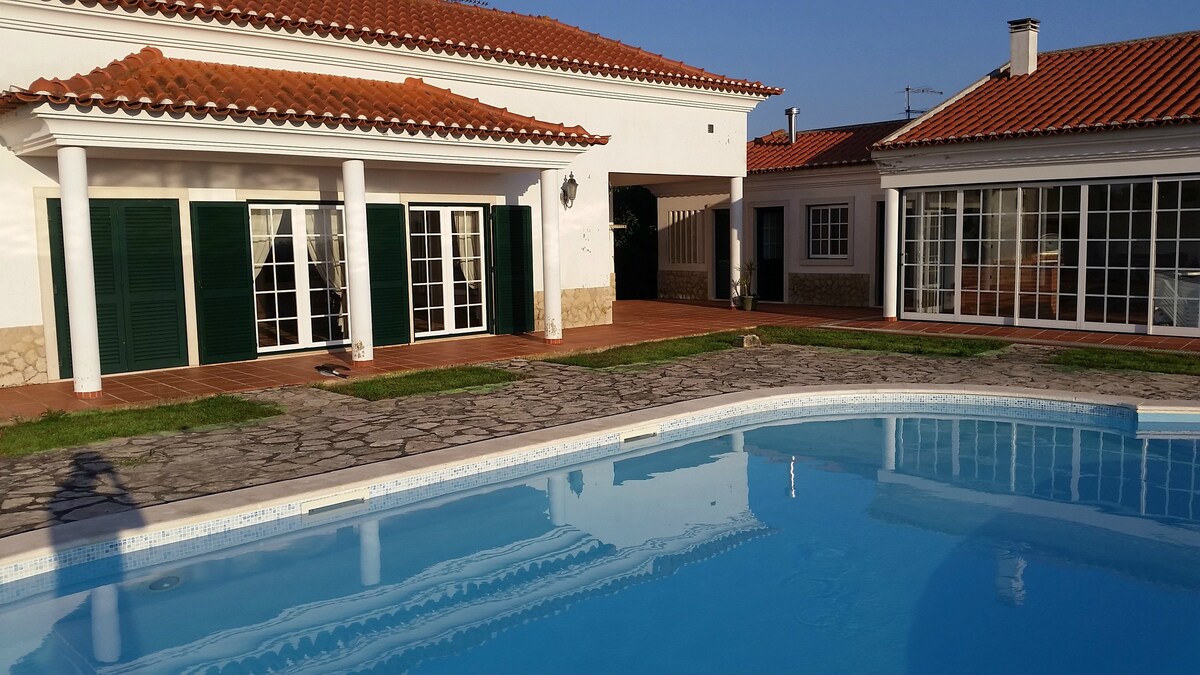 Casa do Cabeço -带泳池的小屋