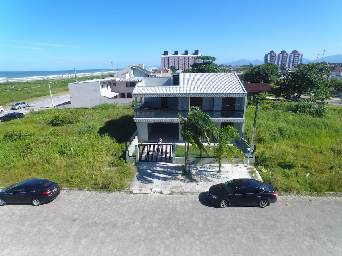 Casa de praia com piscina para 22 pessoas