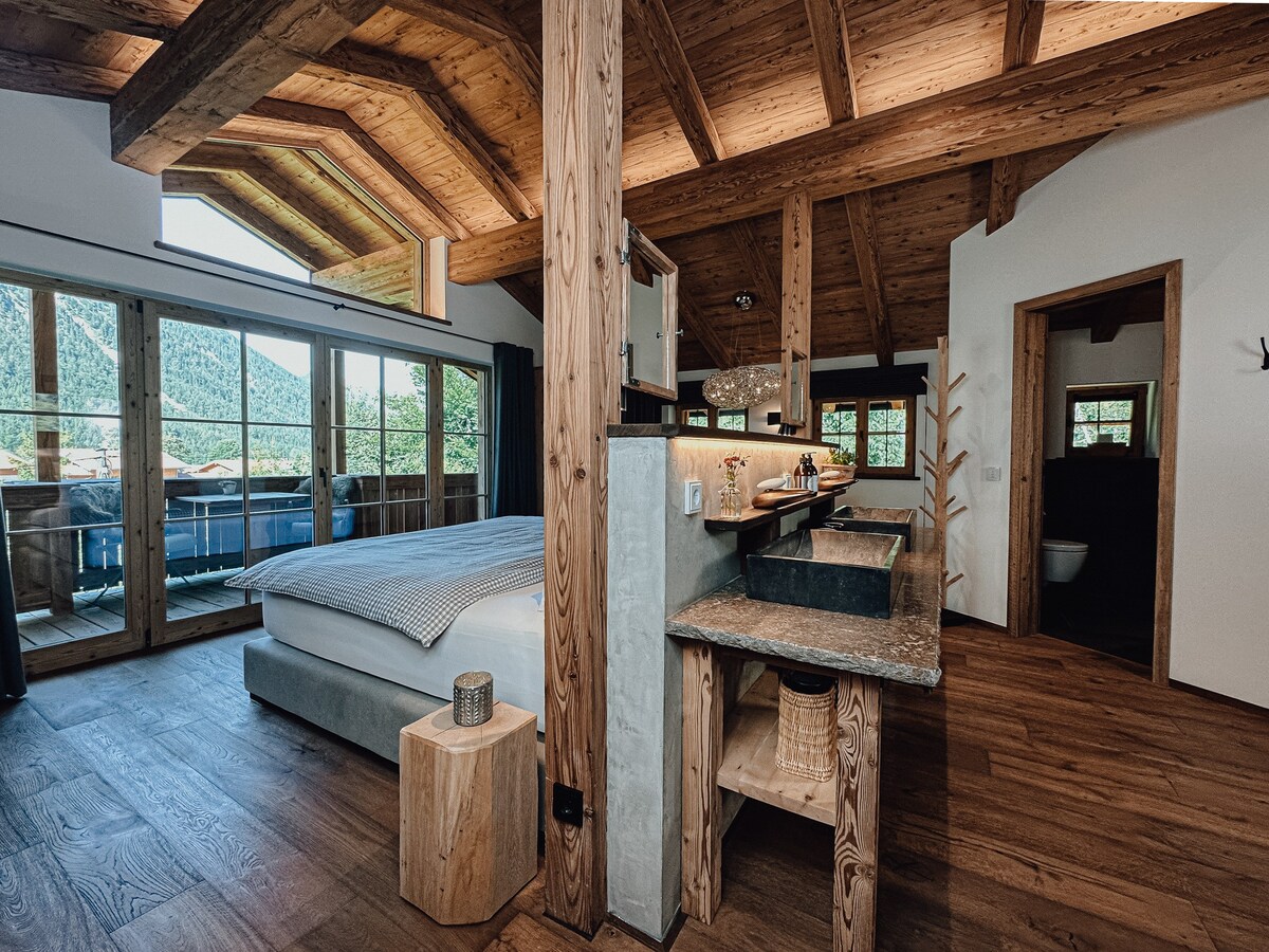 豪华度假木屋（阿尔卑斯山） ，配备热水浴缸和桑拿浴室