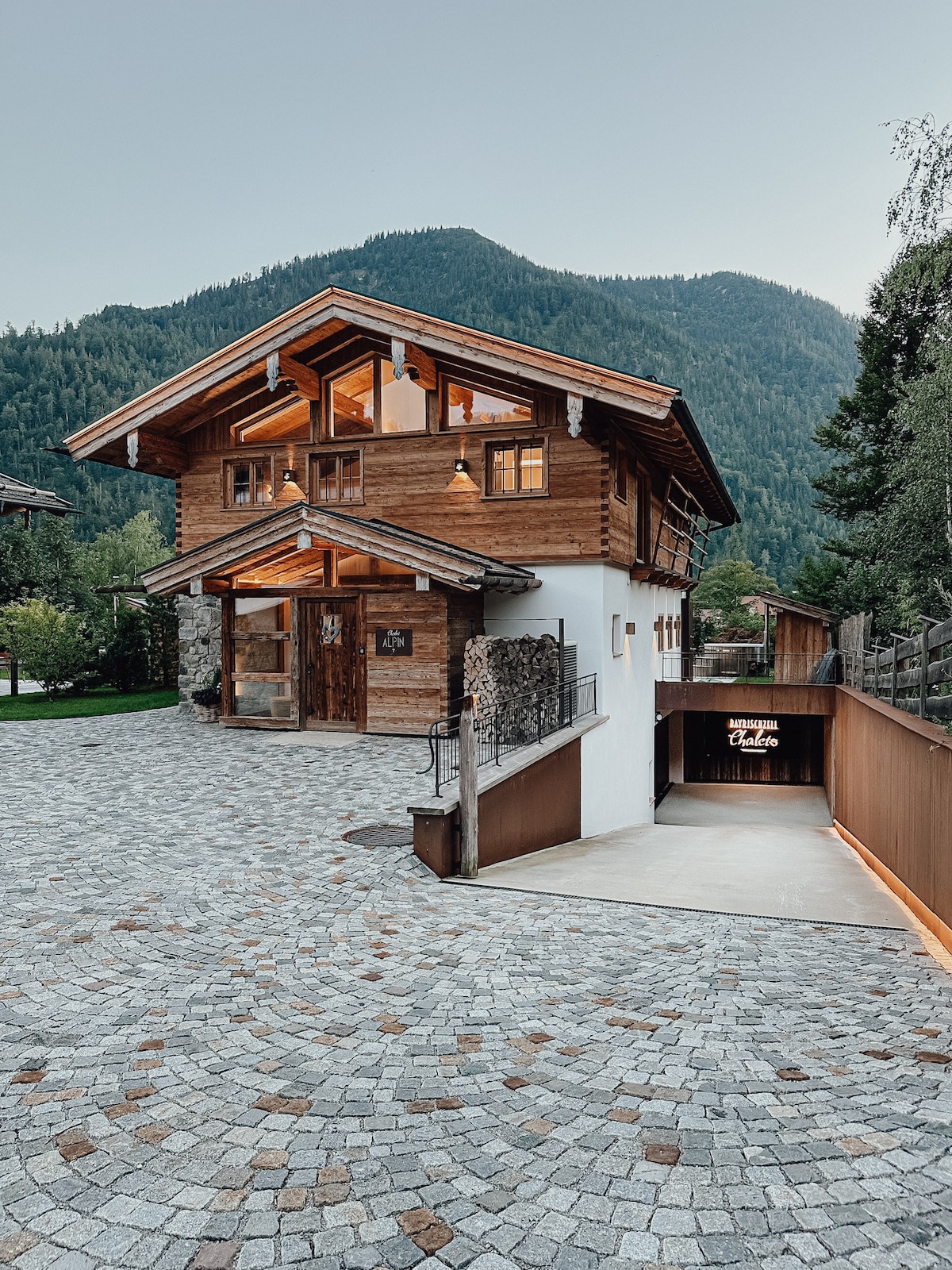 豪华度假木屋（阿尔卑斯山） ，配备热水浴缸和桑拿浴室