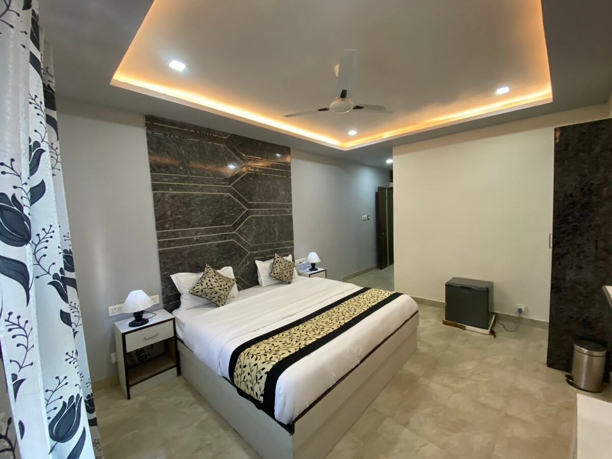 Exquisite family suite room with Ganga aarti view