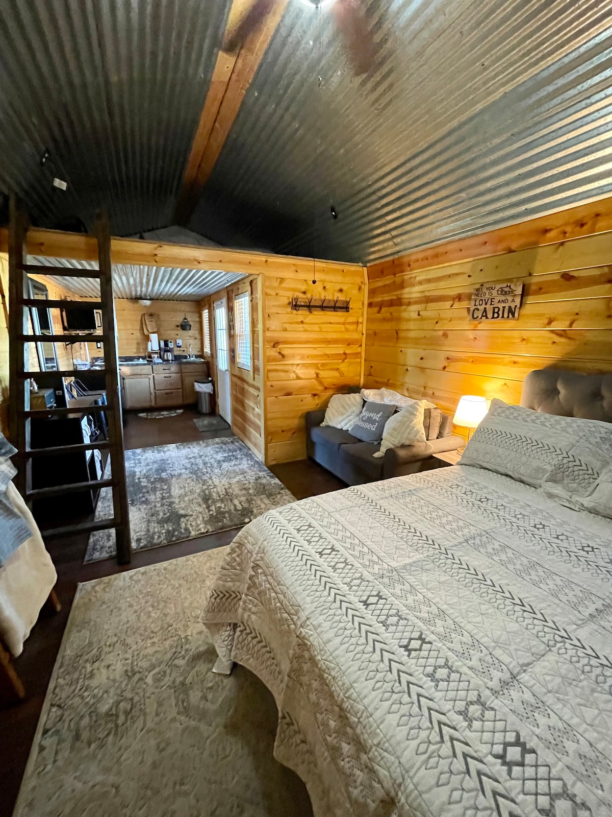 The Owl 's Nest Cabin at Still Waters Edge Retreat