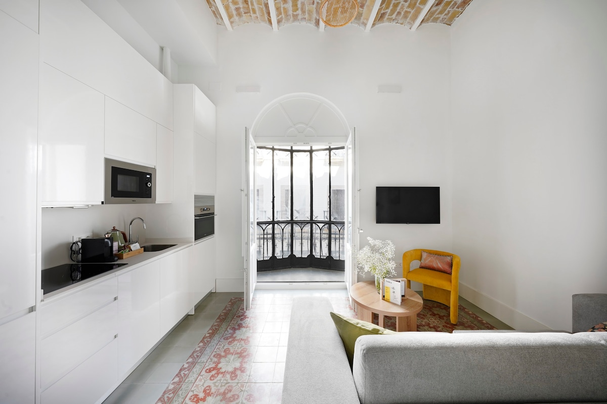 numa | Suite w/ French Balcony, Calle Alfonso XII