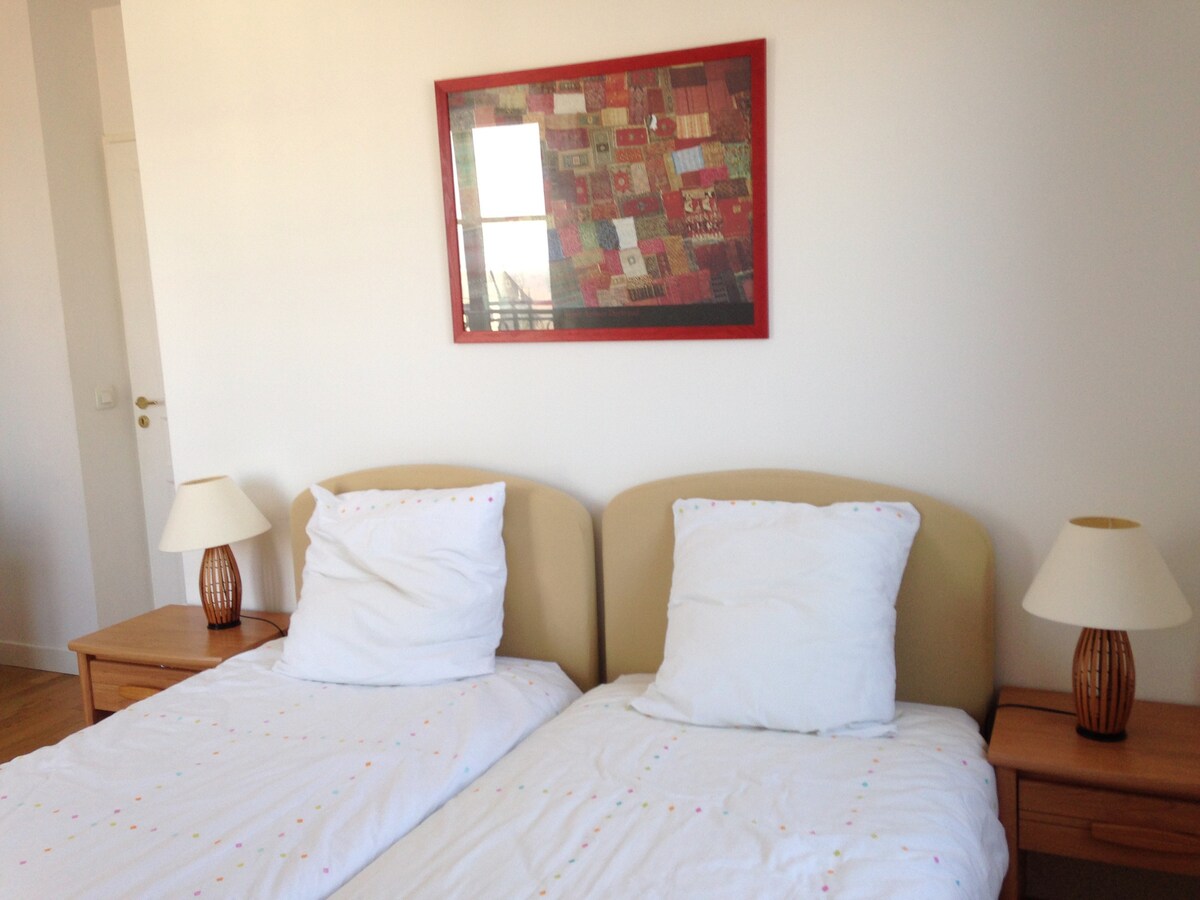 CARINA单卧室公寓，靠近所有便利设施。
