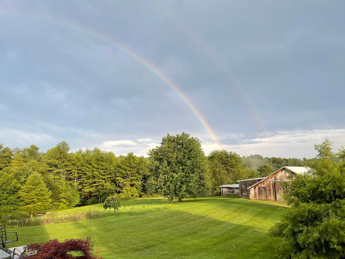 Mabry Creek Cottage & Barn