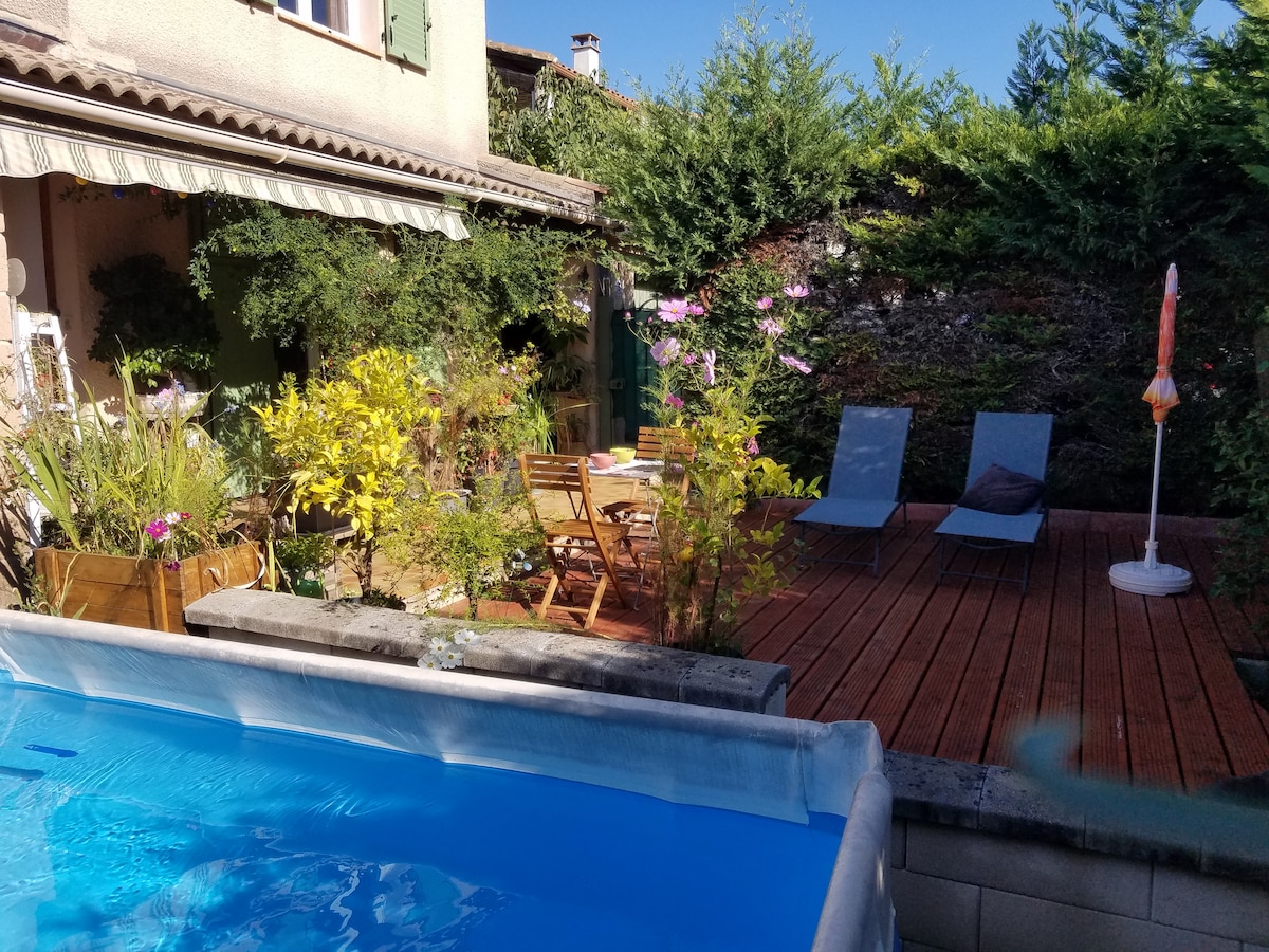 Chambre dans  maison,  jardin et petit déjeuner