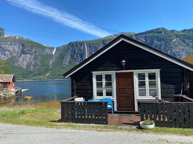 Eresfjord的民宿