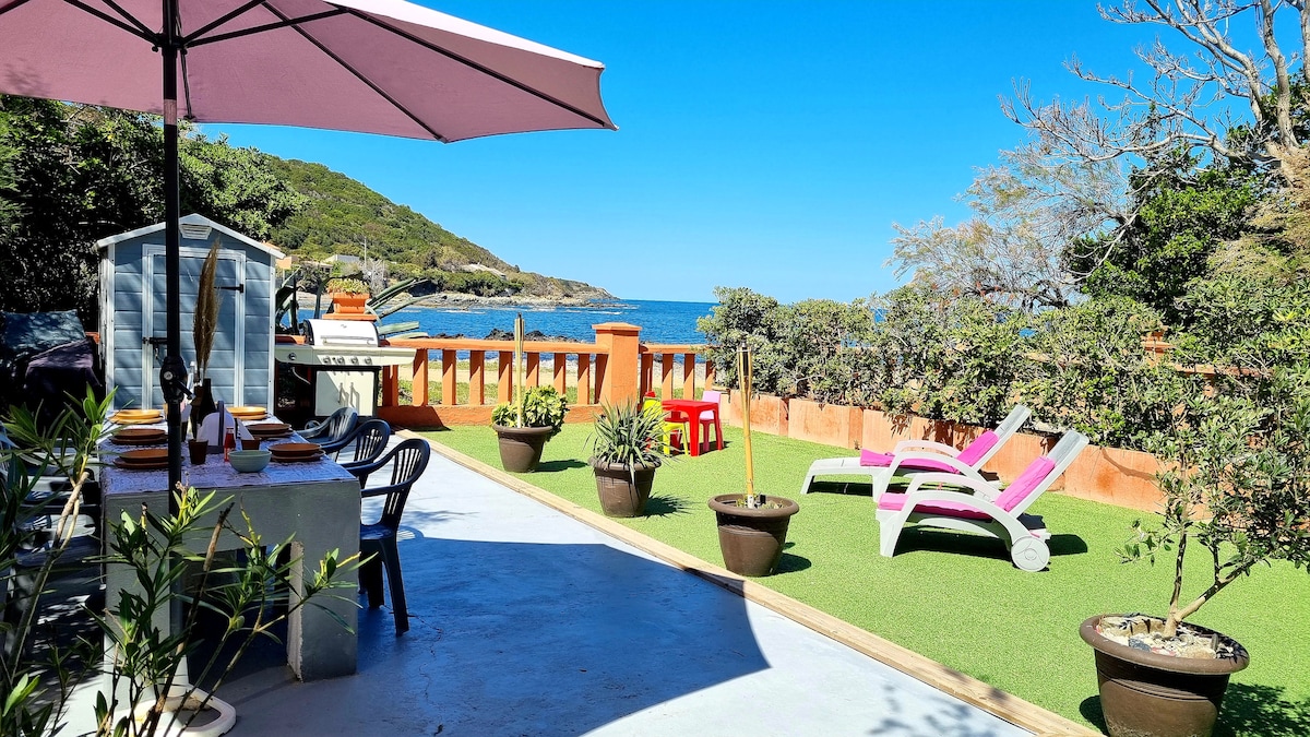 Bord de mer avec terrasse/WIFI à l'EST du CAPCORSE