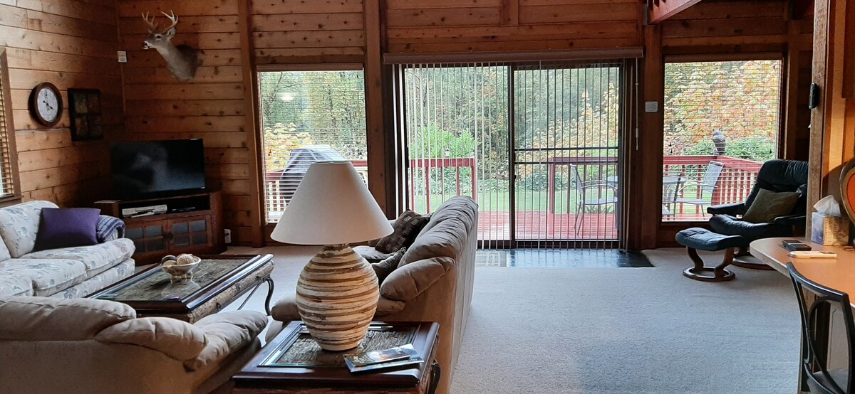 Lovely Cedargrove Cabin along the Skagit River