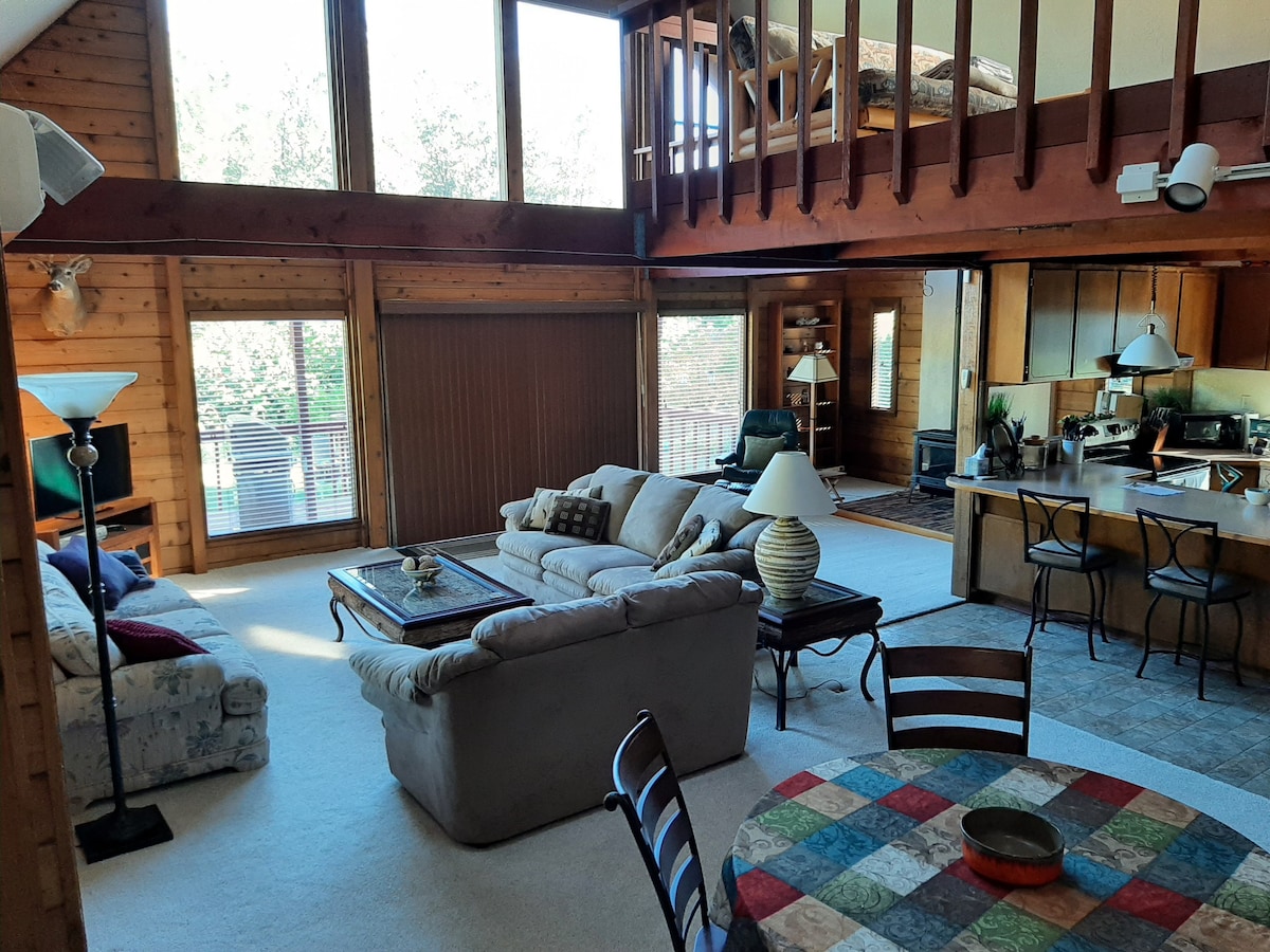 Lovely Cedargrove Cabin along the Skagit River