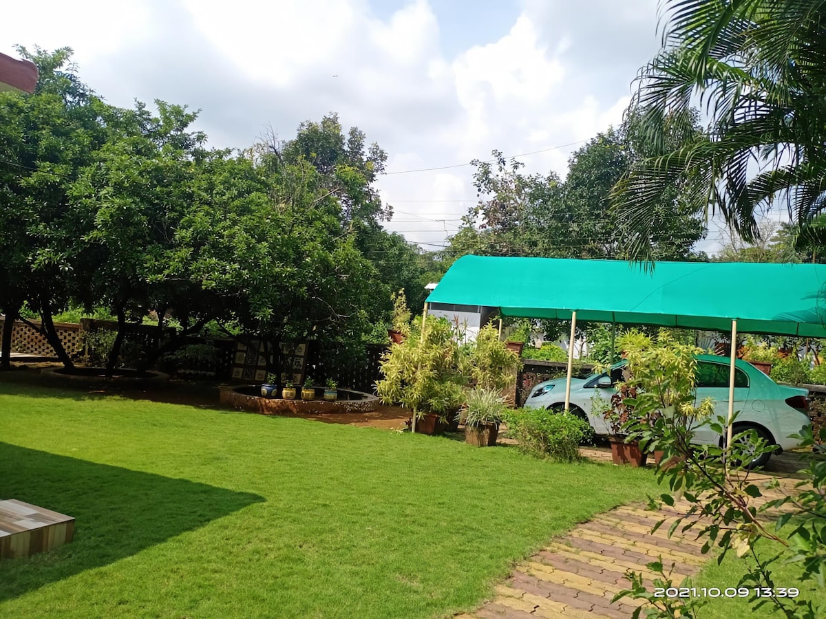 Tushar bunglow, a cheerful stay in urban environs