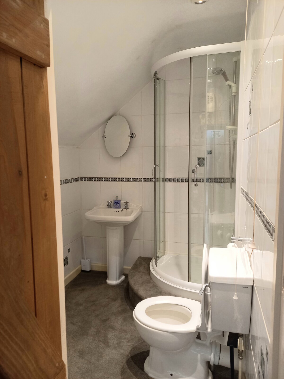 Spacious 1 bed double with ensuite