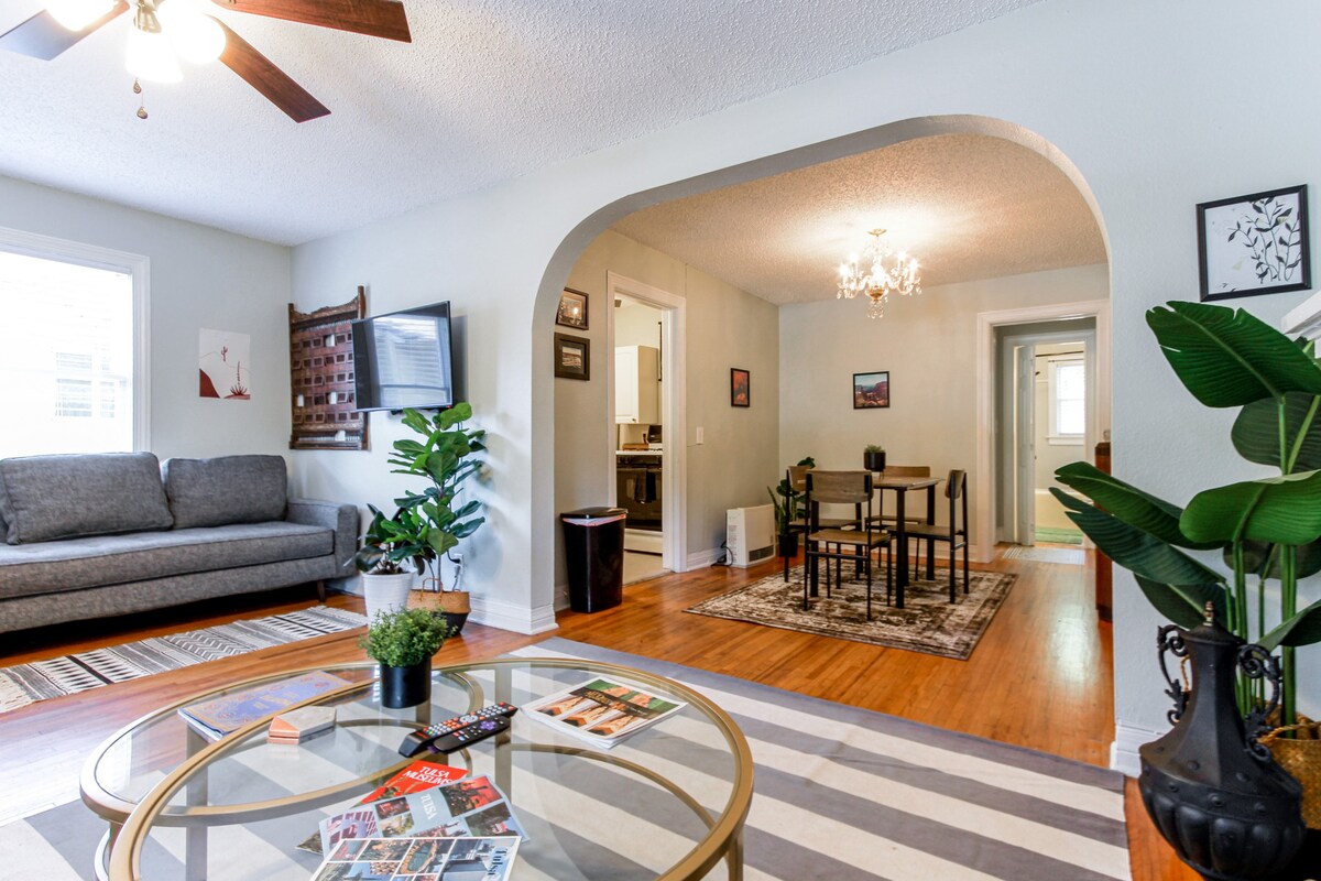 Quaint Duplex On 15th near Cherry Street