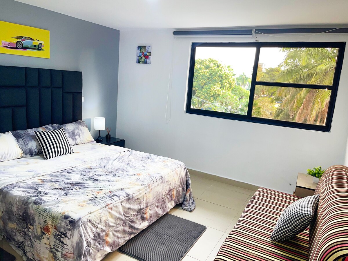拉各斯Ikoyi宽敞时尚的卧室。