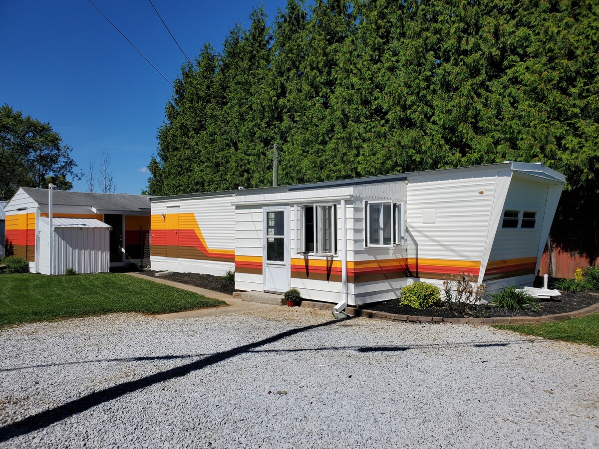 Vintage Mobile Home and Storage Workshop