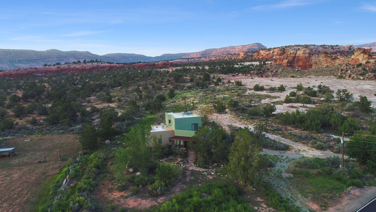 3 Wrens Rest - A Remote Canyon Getaway