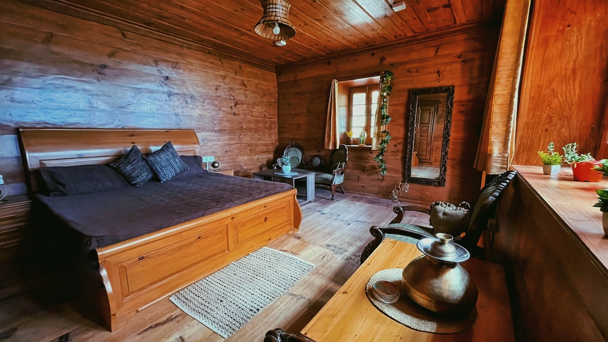 Rustic Suite: Nirvana Homes|Wooden House|Farm Stay