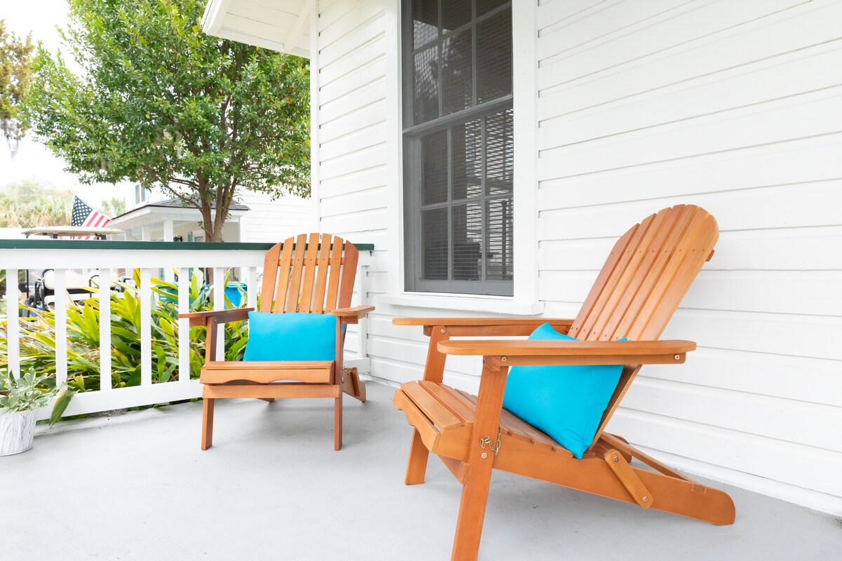 Classic Coastal Cottage in Port Royal Village