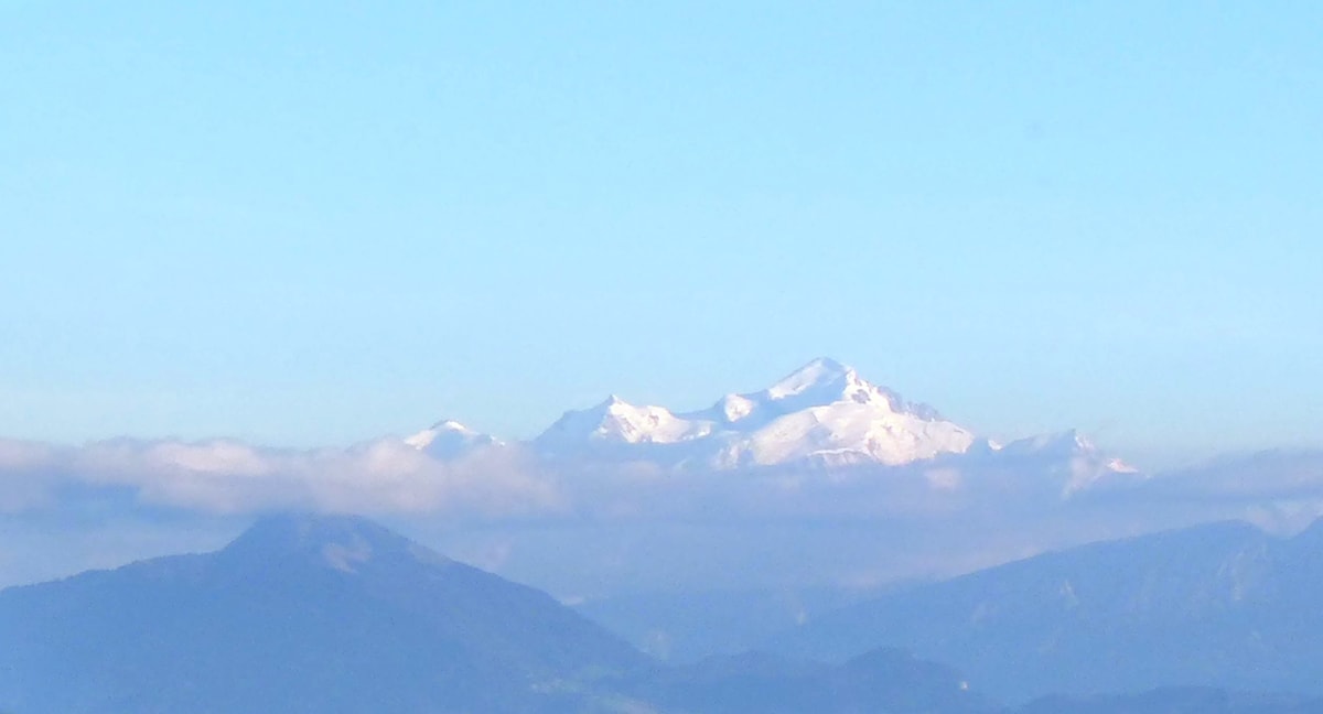 靠近日内瓦，可欣赏勃朗峰的美景