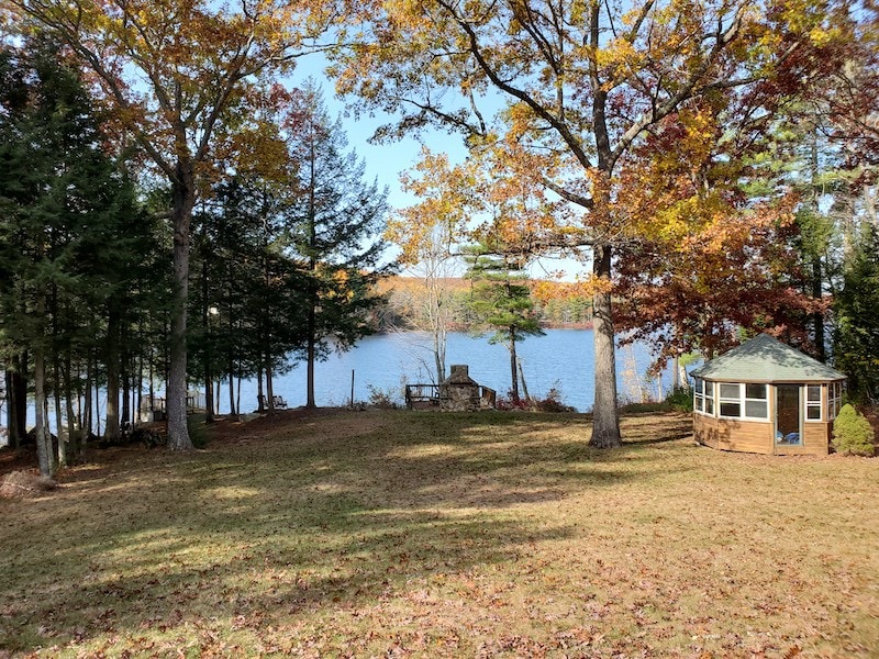 Private family retreat on Swan Pond