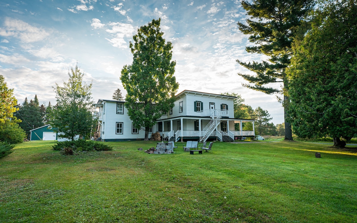 Shawbridge Mansion in Prévost