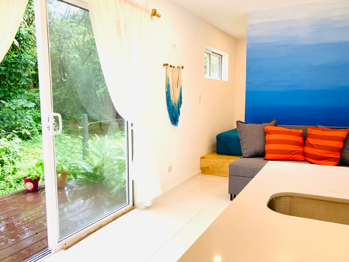 Little Bird ~ eco-suite, walk to the beach