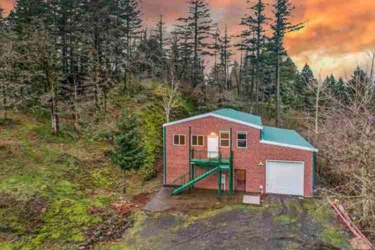 Studio walking distance to Hike and Town