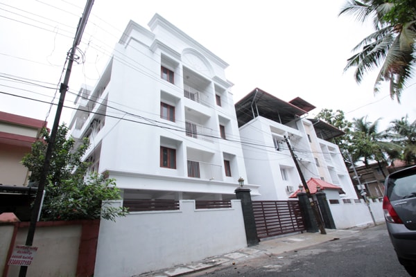 Lovely 3-br. flat at Kadavanthra