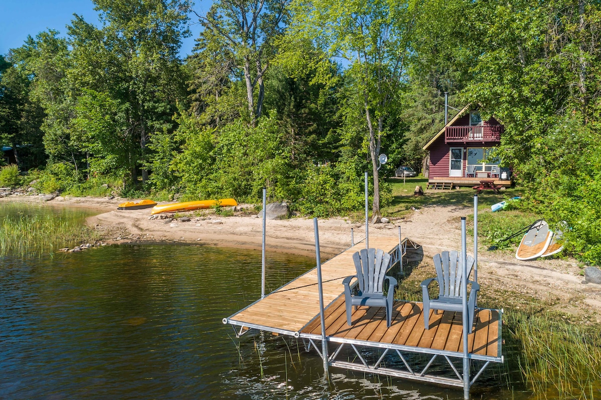 Beachfront cottage on the Ottawa River