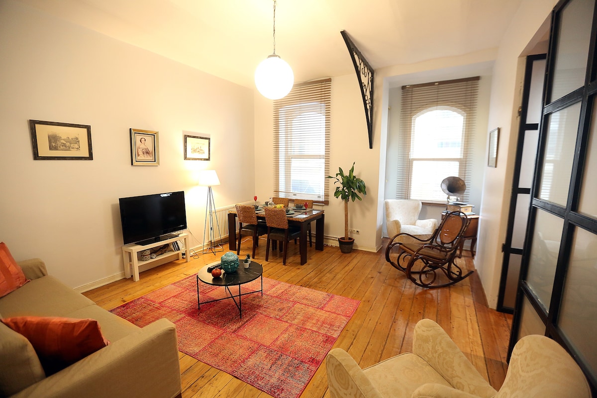 Great location in the heart of Galata w Elevator