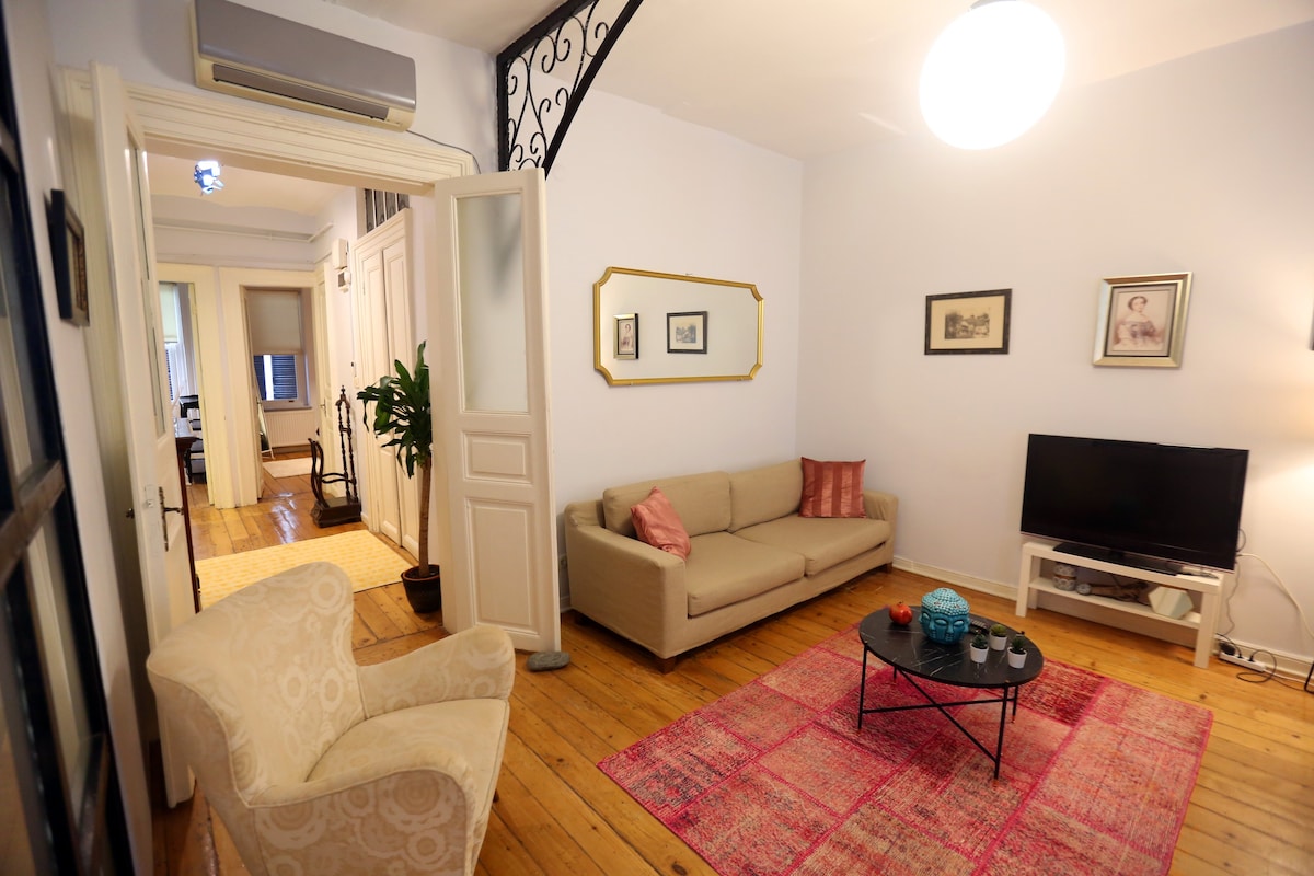 Great location in the heart of Galata w Elevator
