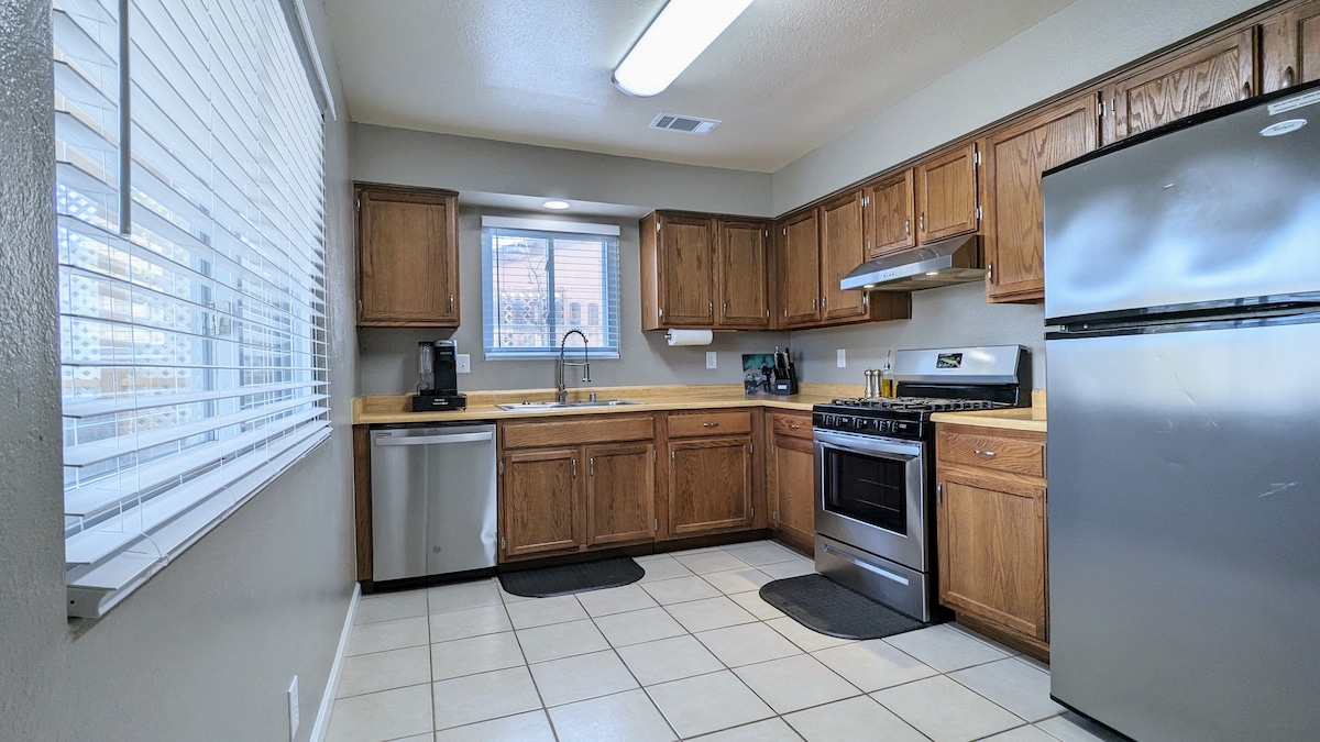 Refrigerated A/C - Private 3BD 2BA Home