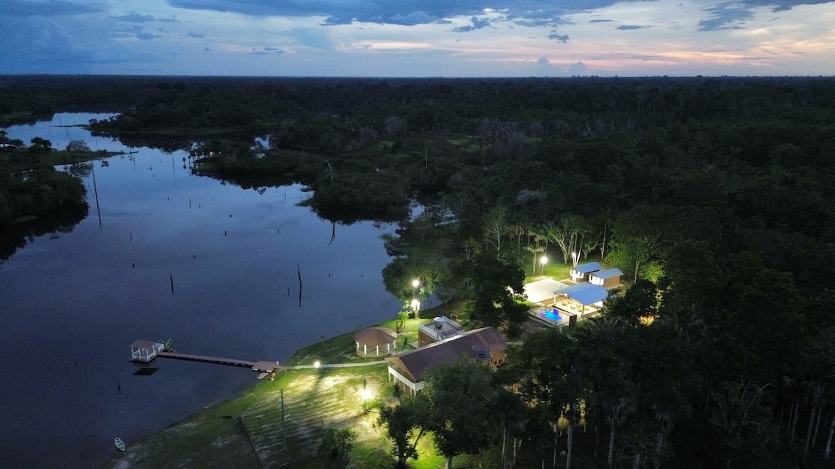 Sloth Island - comfort in the heart of the Amazon