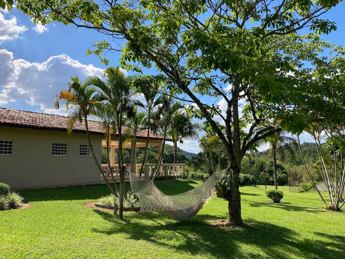 Sítio encantador com Piscina e Quadra de Areia