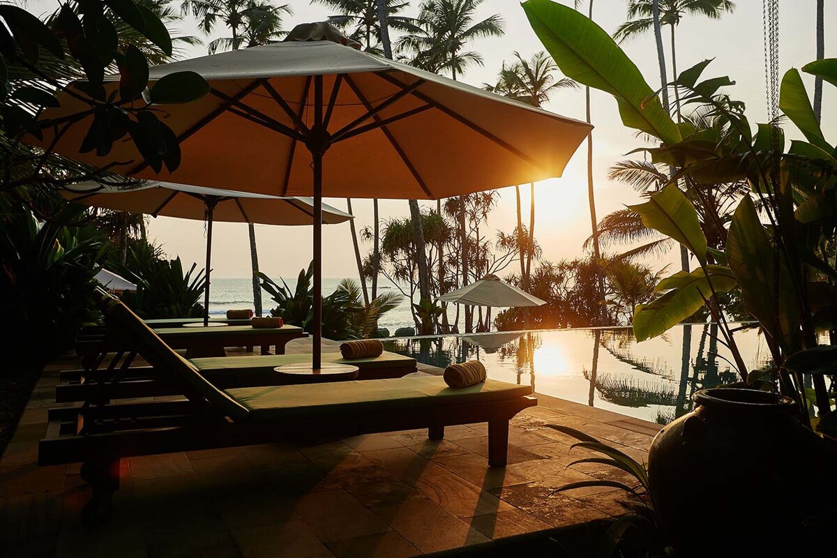 Luxury Oceanfront Suite with terrace