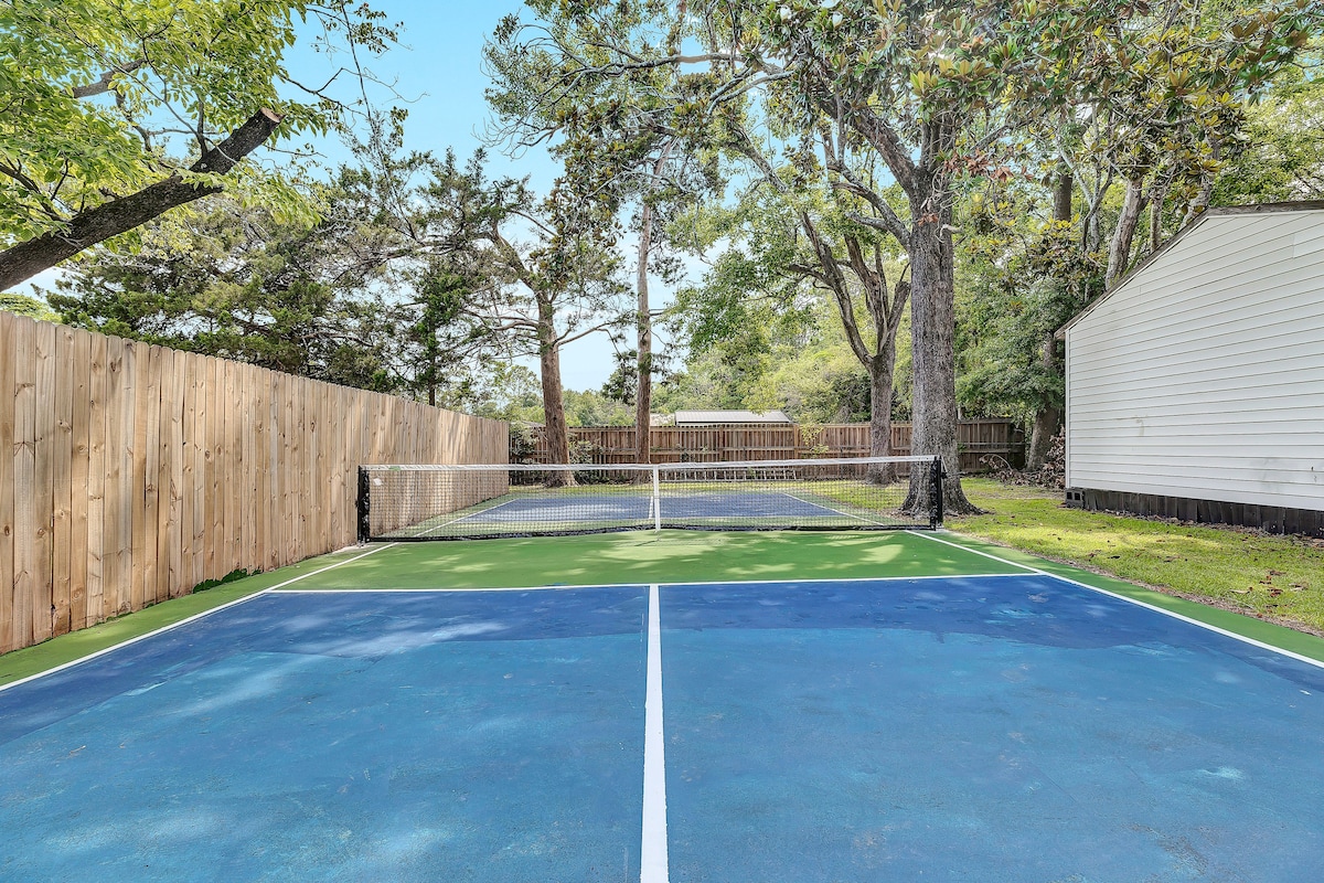 Stay & Play: The Pickleball Place