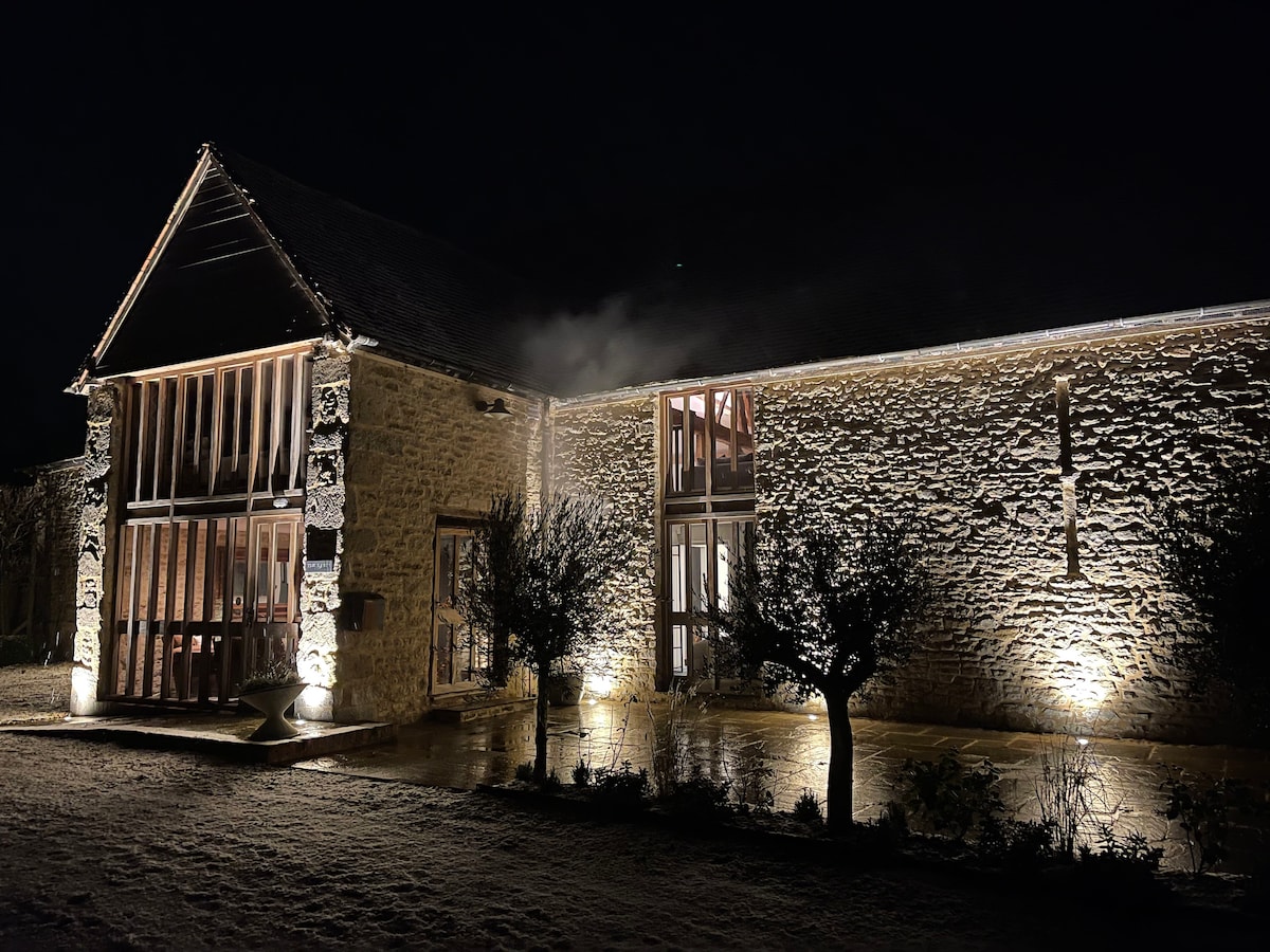 17th Century Barn near Le Manoir aux Quat’Saisons