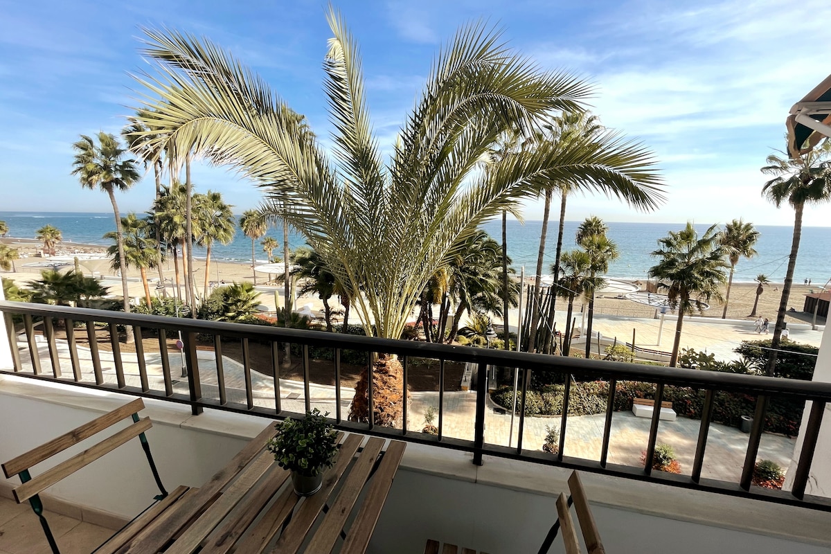 位于Estepona海滩前的漂亮公寓！