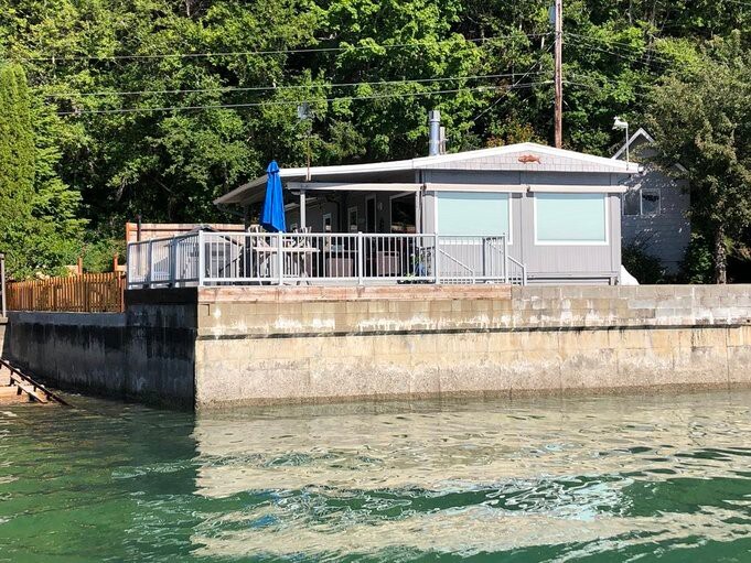 Heron’s Rest Beachfront Cabin on Hood Canal