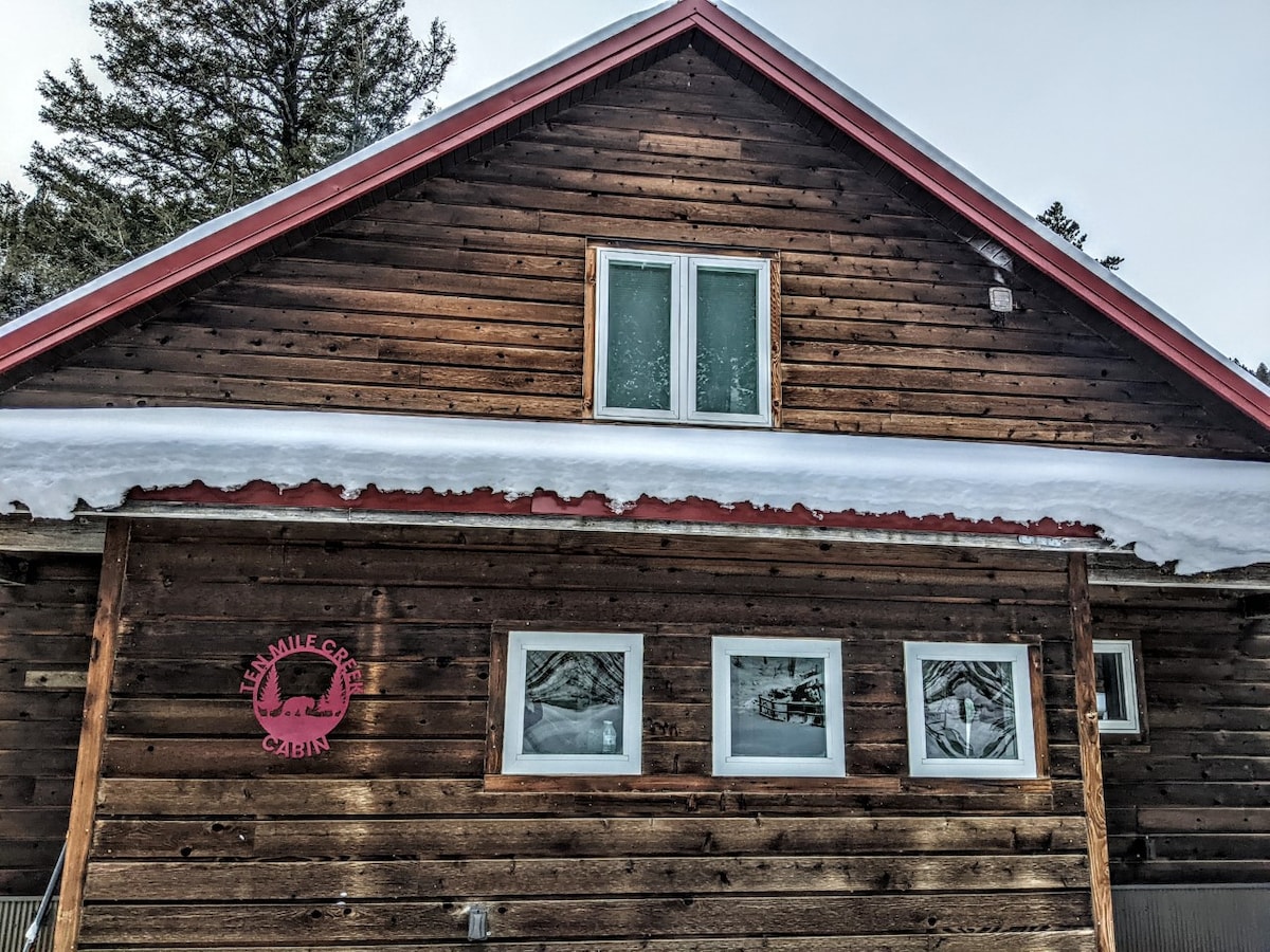 Elegant Ten Mile Creek Cabin, close to Helena