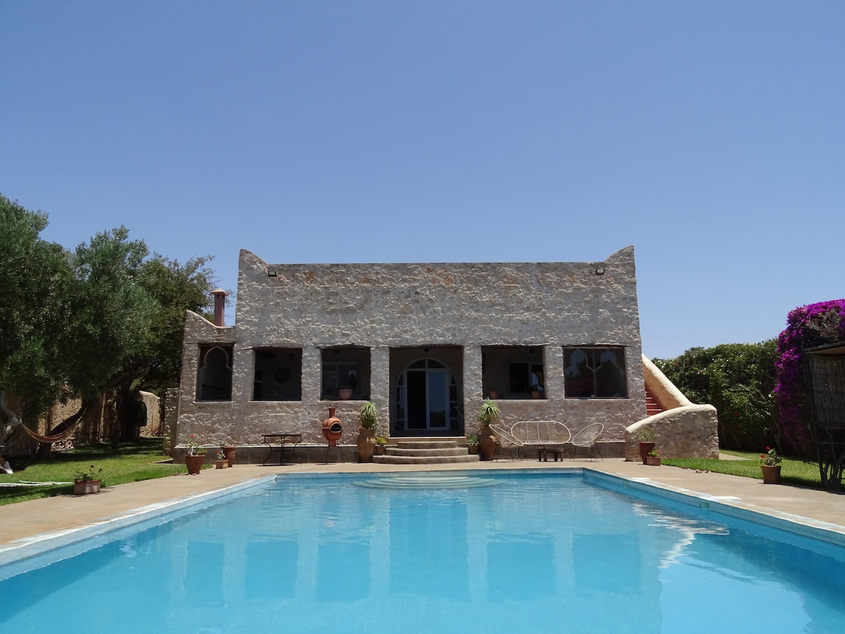 Lovely 3 bedroom villa with a heated pool