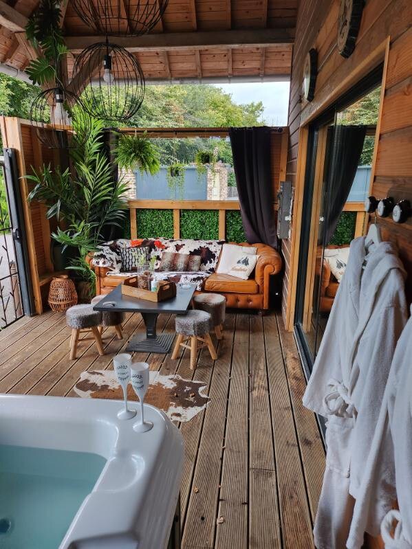 温馨舒适的房源，配备私人按摩浴缸、南露台