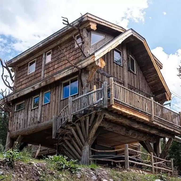 Quirky Treehouse - Featured in Thrillist Magazine