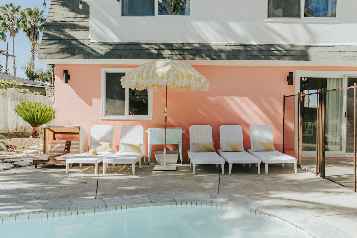 Pink Paradise Inn - 5卧室有趣的复古房源，带泳池