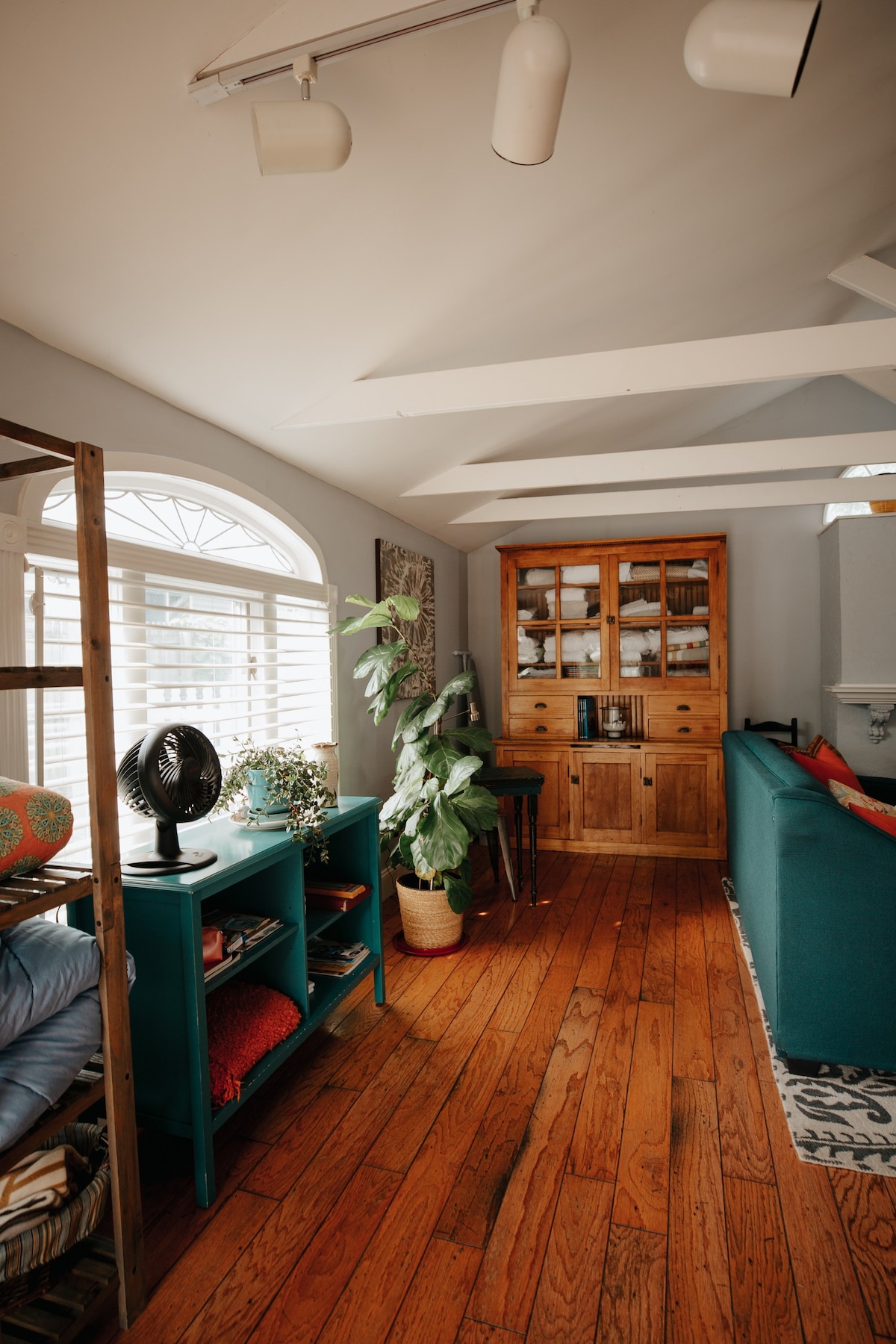 Sunny Studio Cottage